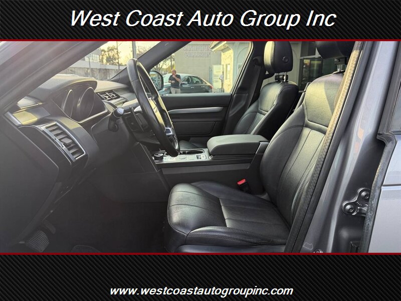 Used 2020 Land Rover Discovery Landmark AWD/4WD image 8