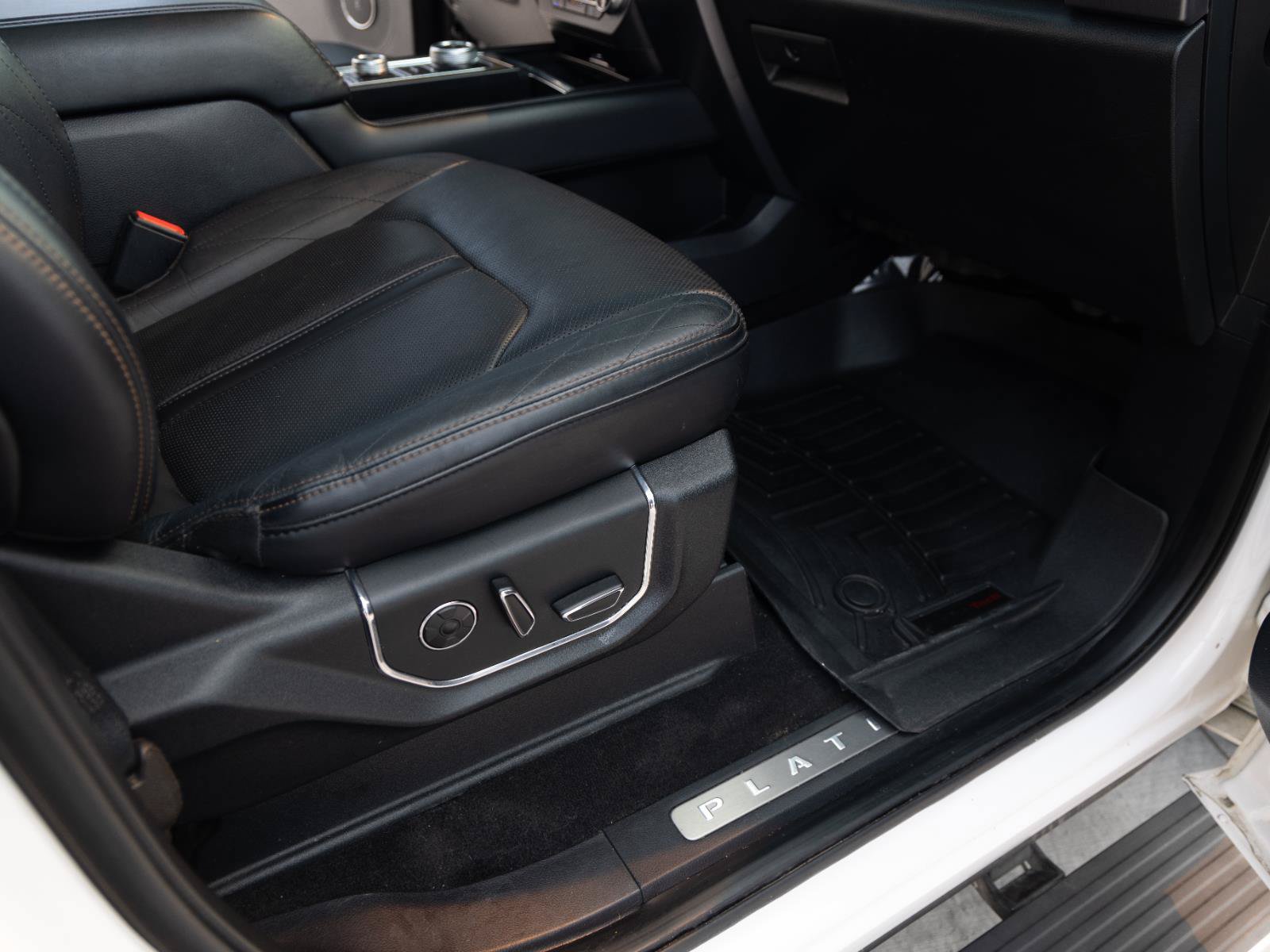 Used 2019 Ford Expedition Max Platinum AWD/4WD image 24