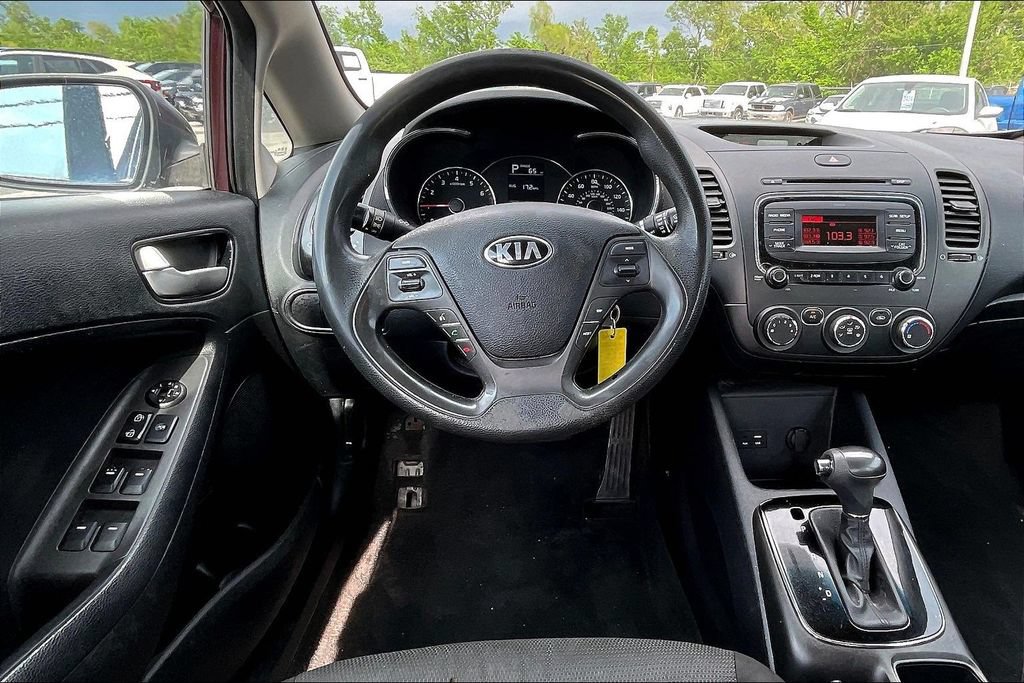Used 2017 Kia Forte LX FWD image 6