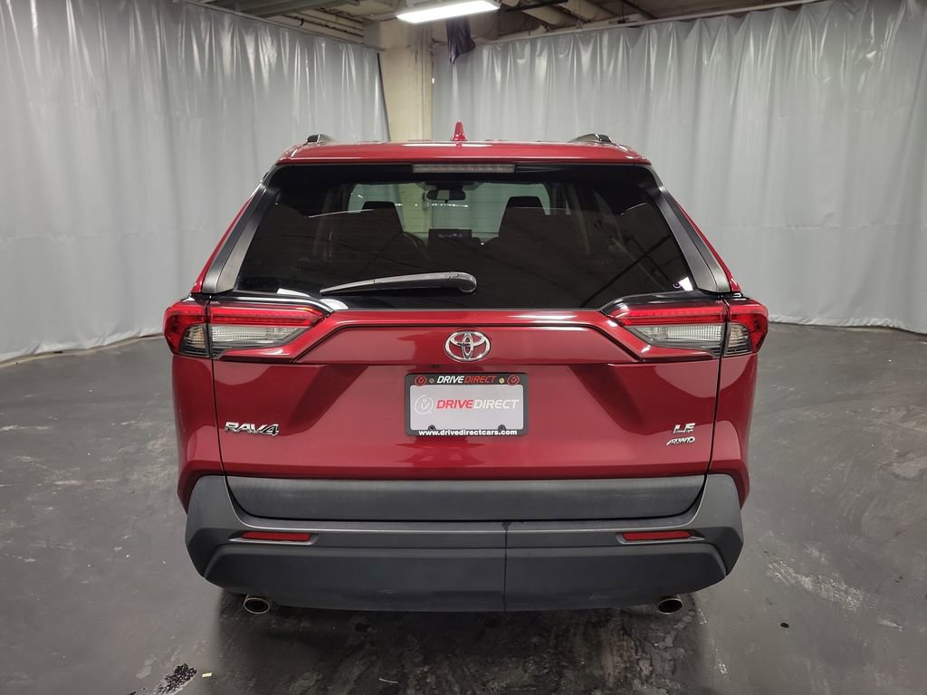 Used 2021 Toyota RAV4 LE image 7