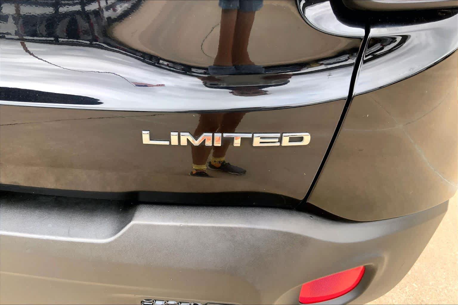 Used 2015 Jeep Renegade Limited AWD/4WD image 10