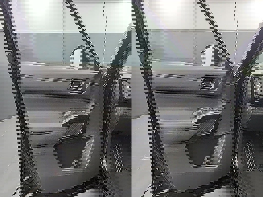 New 2025 Nissan Pathfinder S image 22