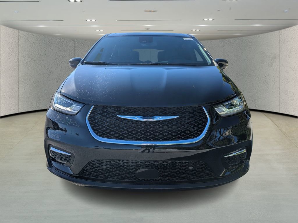 New 2026 Chrysler Pacifica Select image 2