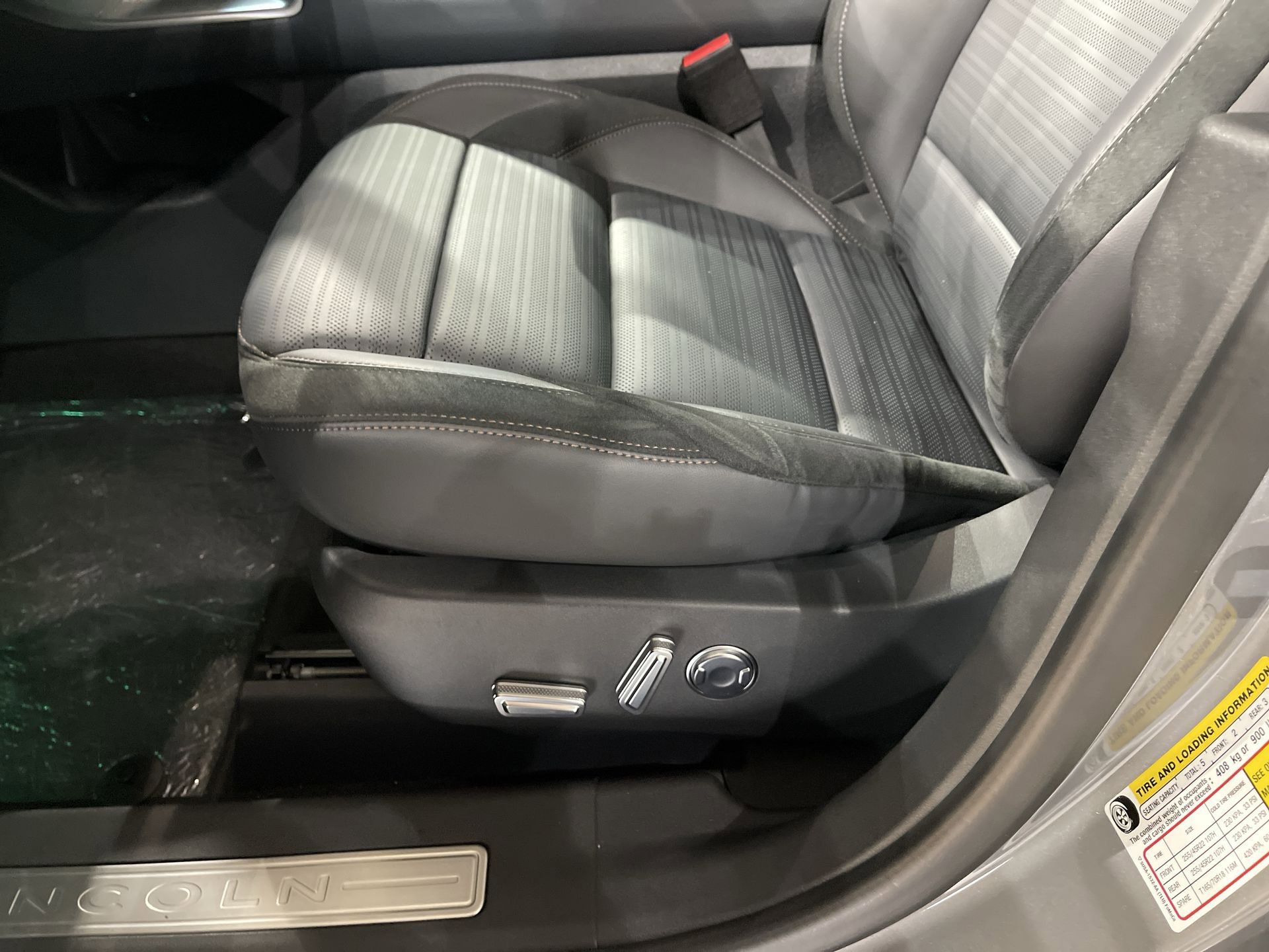 New 2024 Lincoln Nautilus Reserve w/ Equipment Group 202A image 15