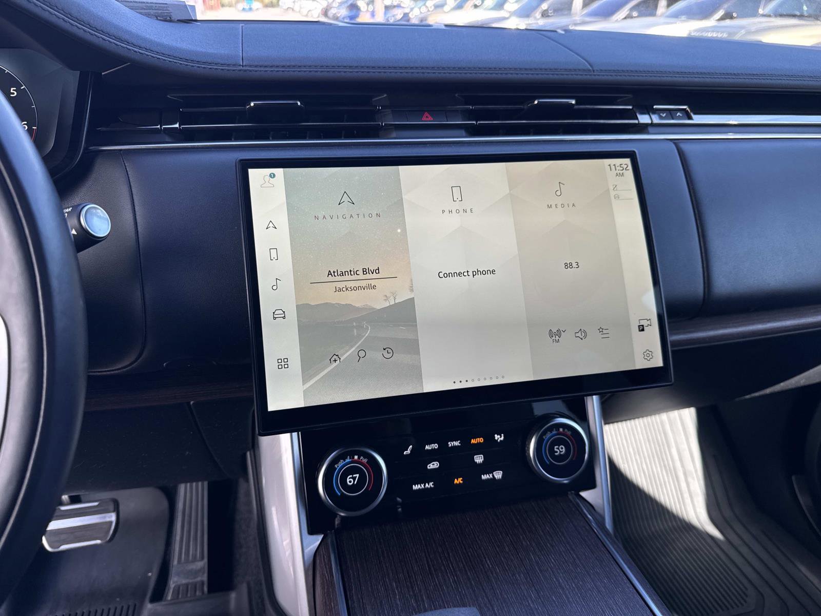 Certified 2023 Land Rover Range Rover SE image 26