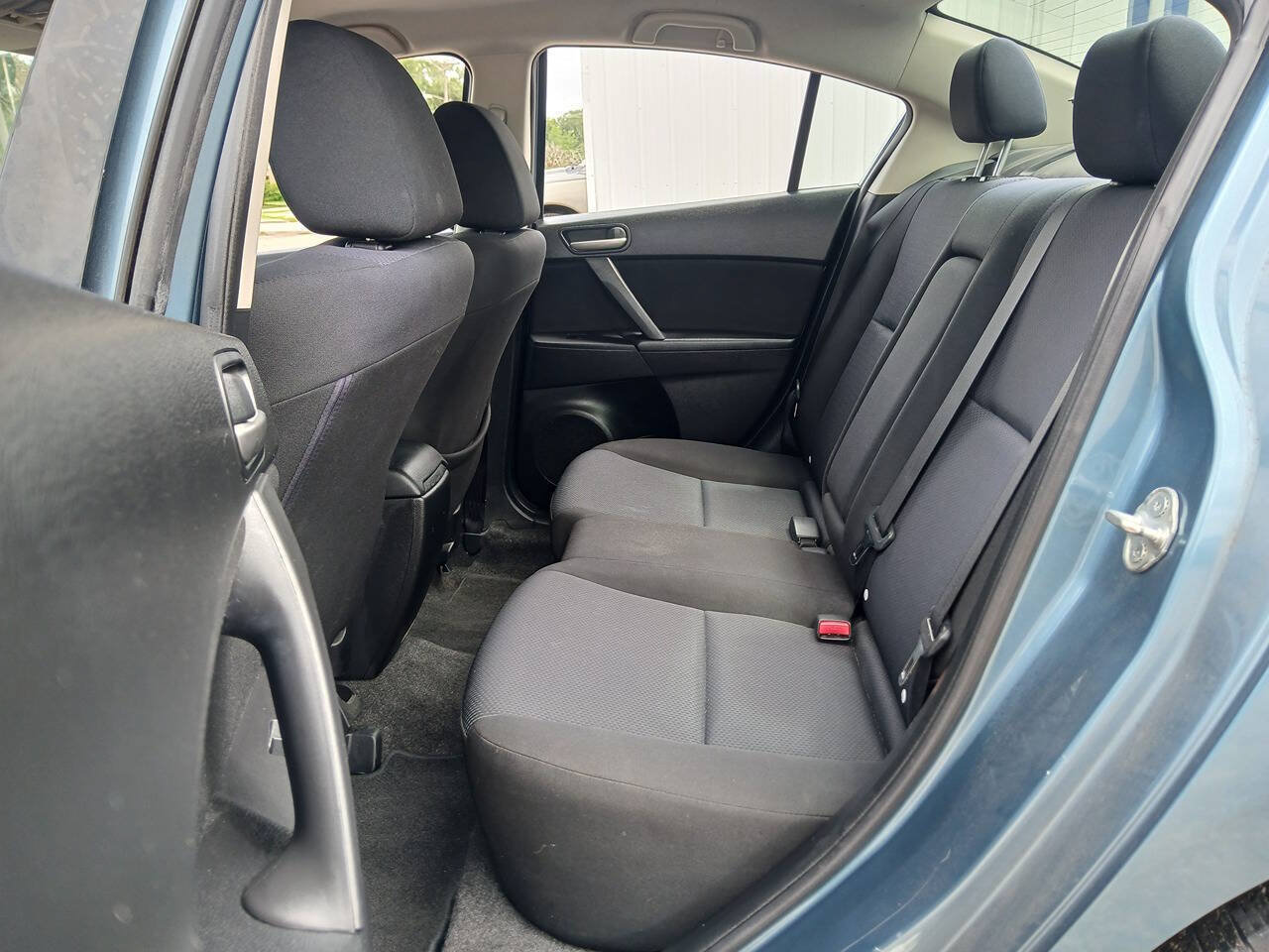 Used 2011 MAZDA MAZDA3 i Touring FWD image 6