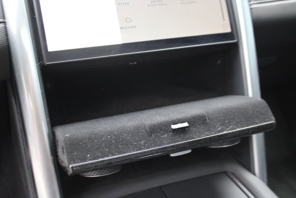 Certified 2024 Land Rover Discovery Dynamic SE image 21