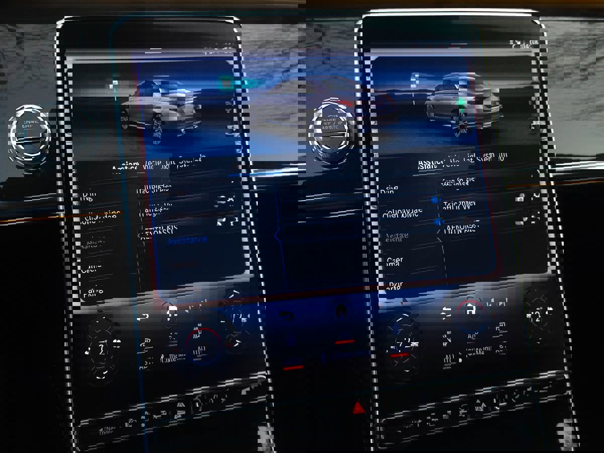 Used 2023 Mercedes-Benz S 580e 4MATIC Sedan w/ Warmth & Comfort Package image 59