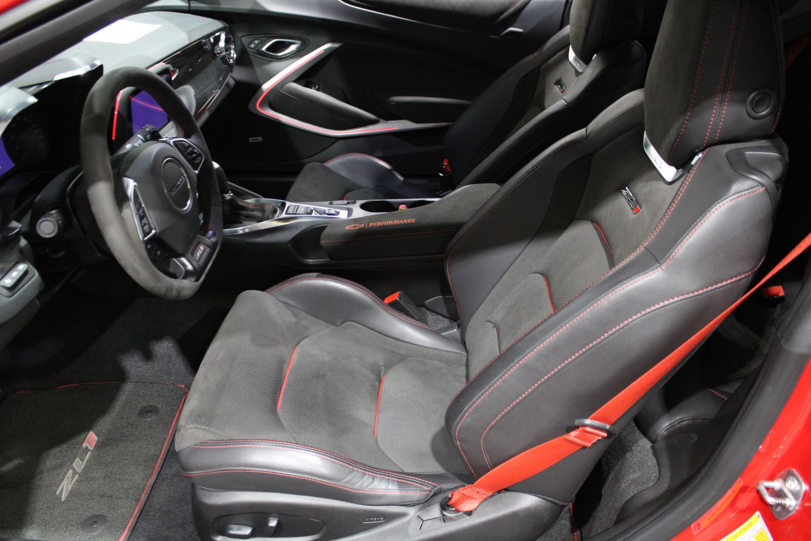 Used 2019 Chevrolet Camaro ZL1 RWD image 17