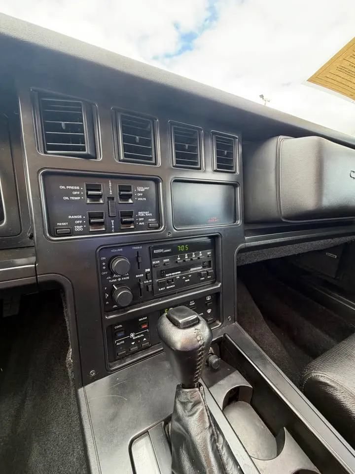 Used 1987 Chevrolet Corvette Coupe RWD image 8