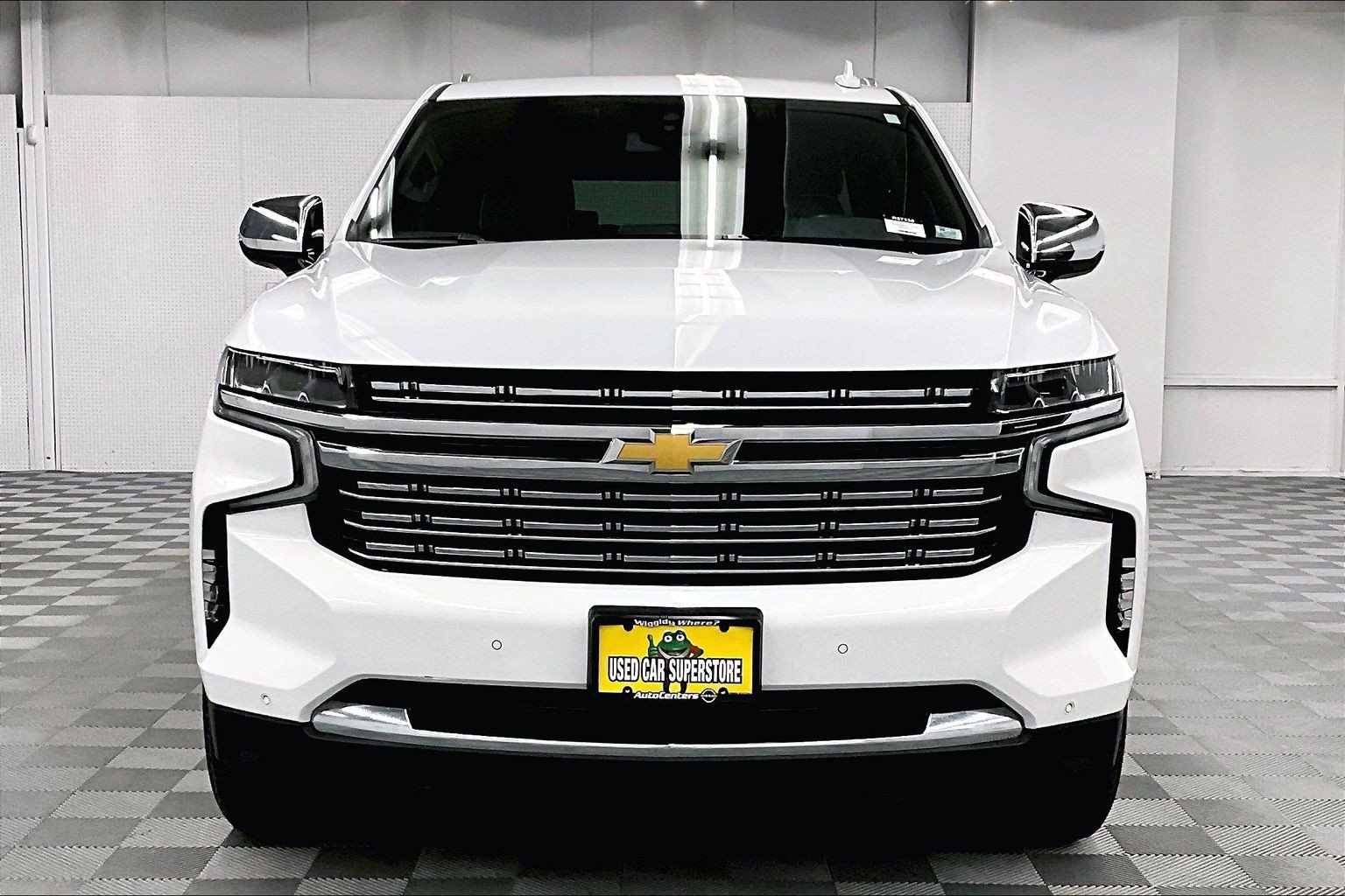 Used 2023 Chevrolet Suburban Premier AWD/4WD image 4
