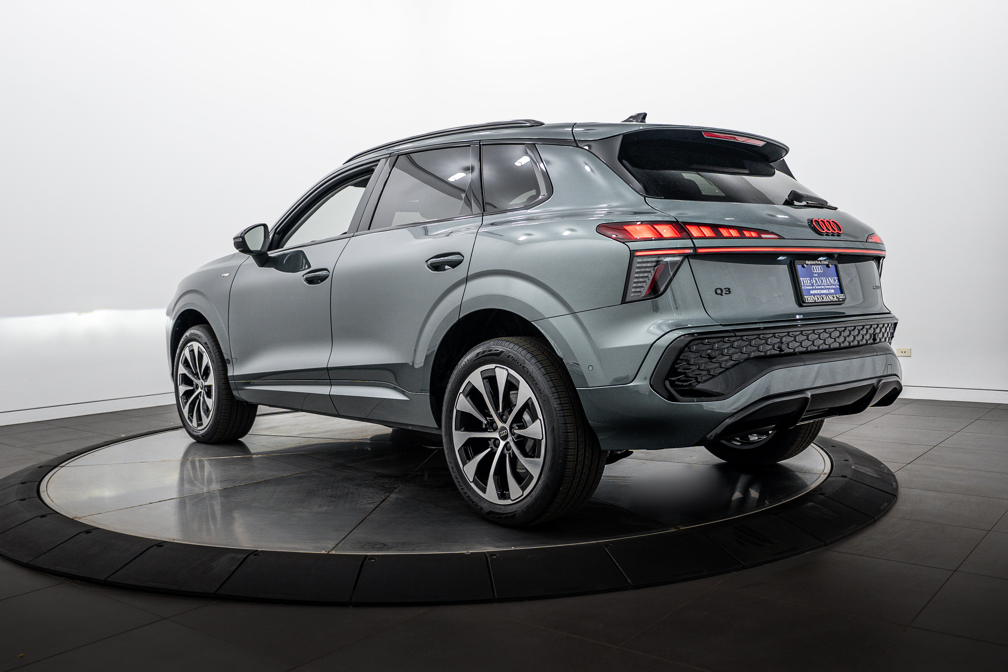 New 2026 Audi Q3 quattro 2.0T AWD/4WD image 5