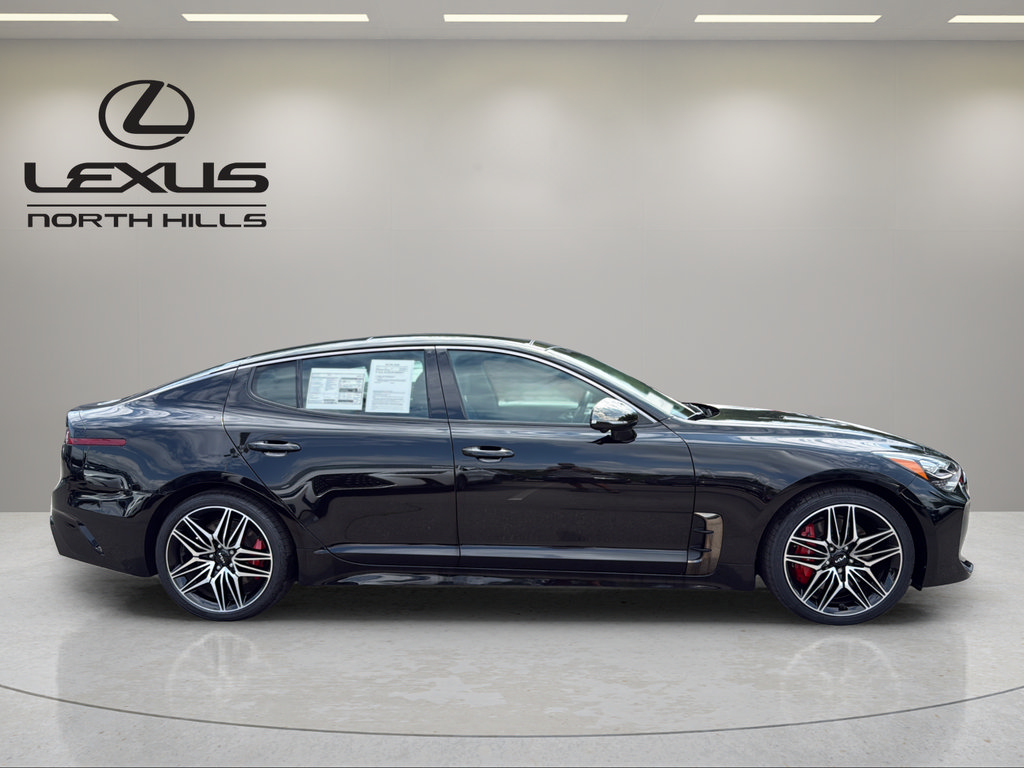 Used 2022 Kia Stinger GT2 AWD/4WD image 5