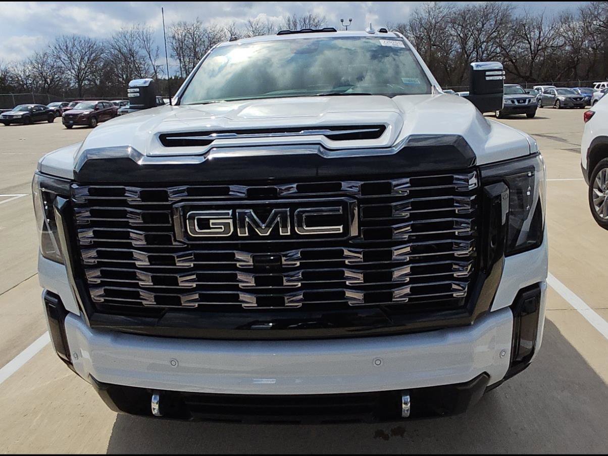 Used 2025 GMC Sierra 2500 Denali Ultimate image 2