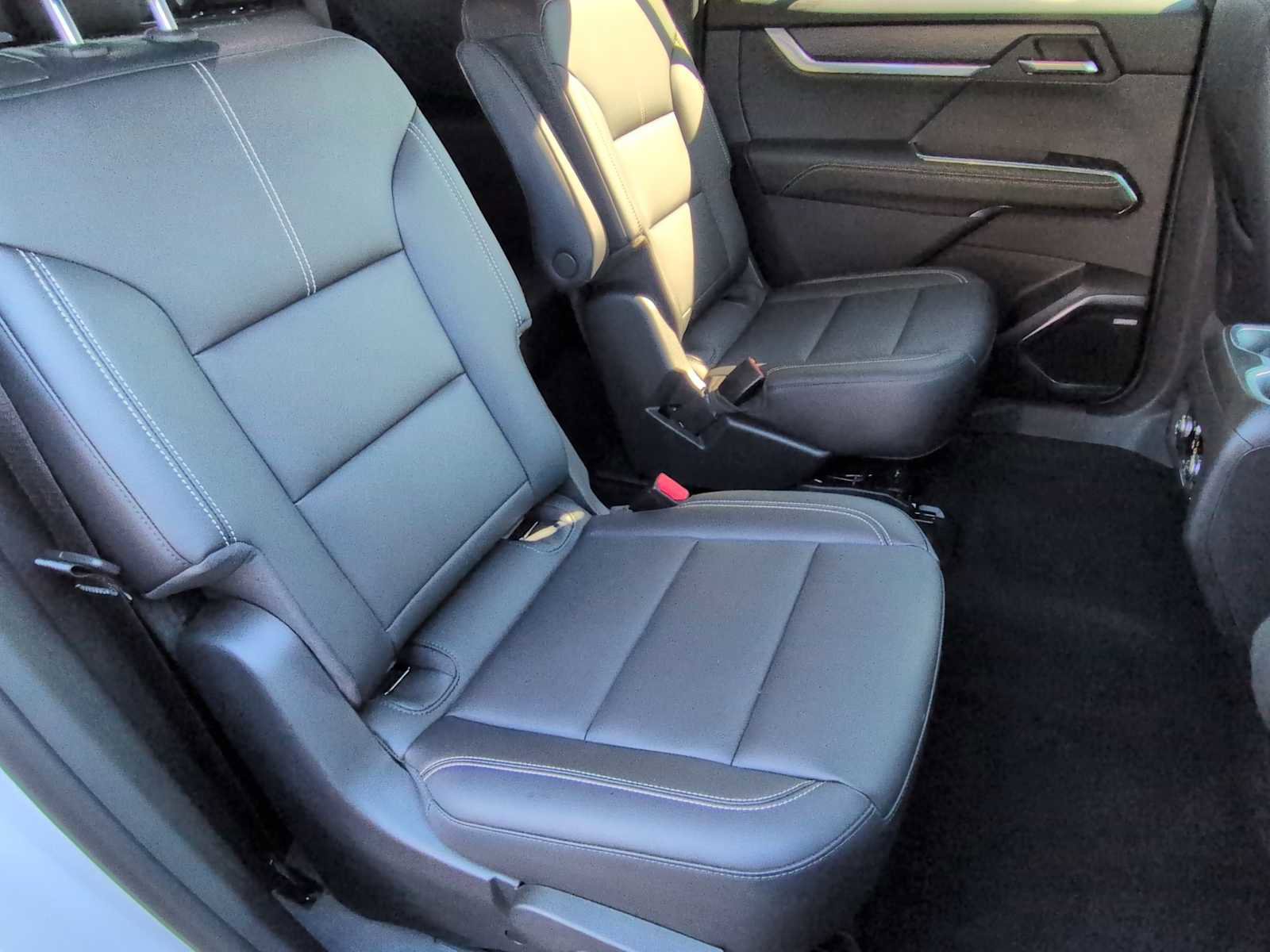 Used 2024 GMC Acadia Elevation image 21