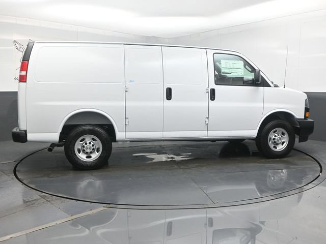 New 2026 Chevrolet Express 2500 w/ Driver Convenience Package RWD image 15