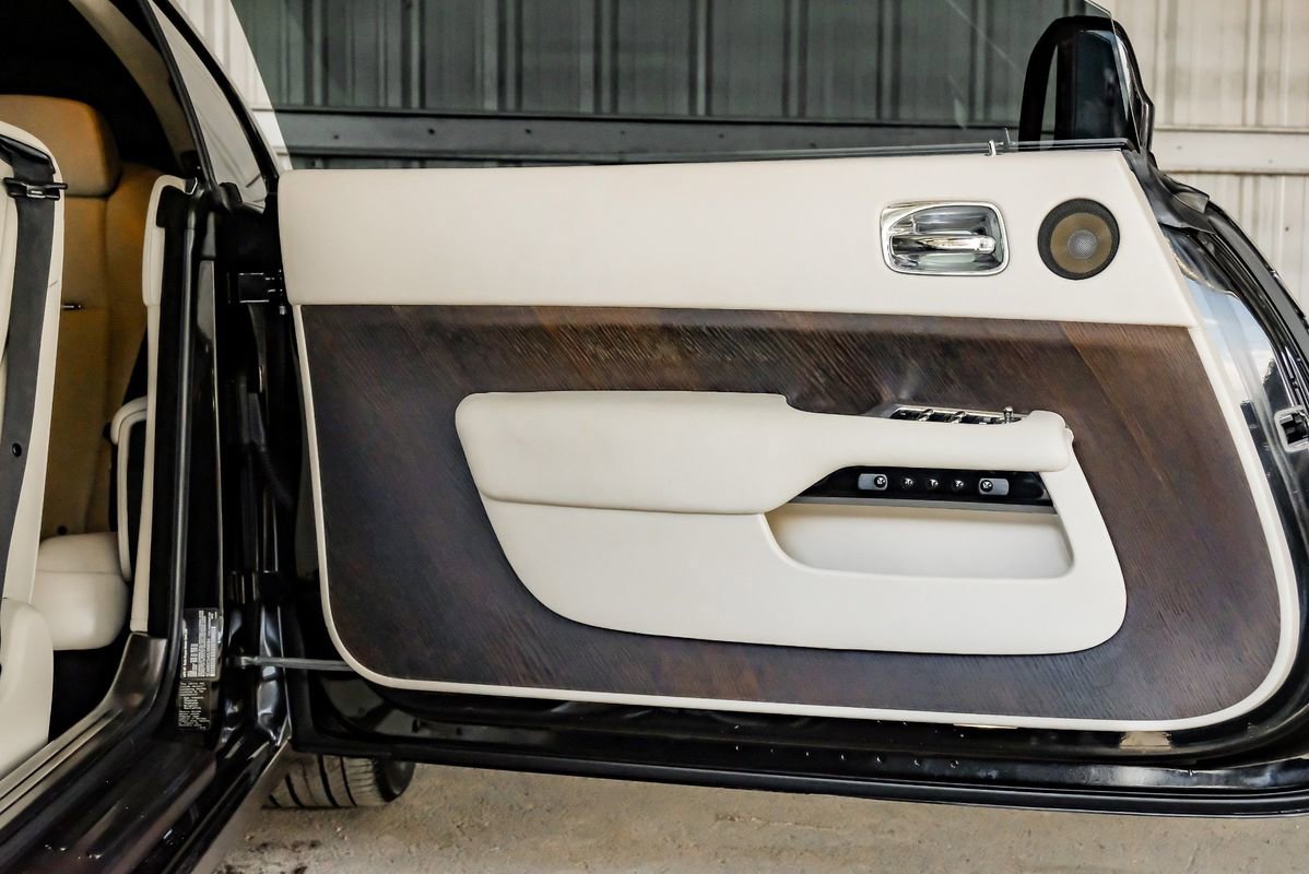 Used 2016 Rolls-Royce Wraith image 42
