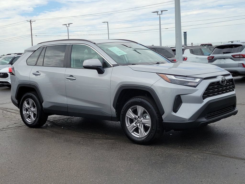 Used 2025 Toyota RAV4 XLE w/ Convenience Package AWD/4WD image 1