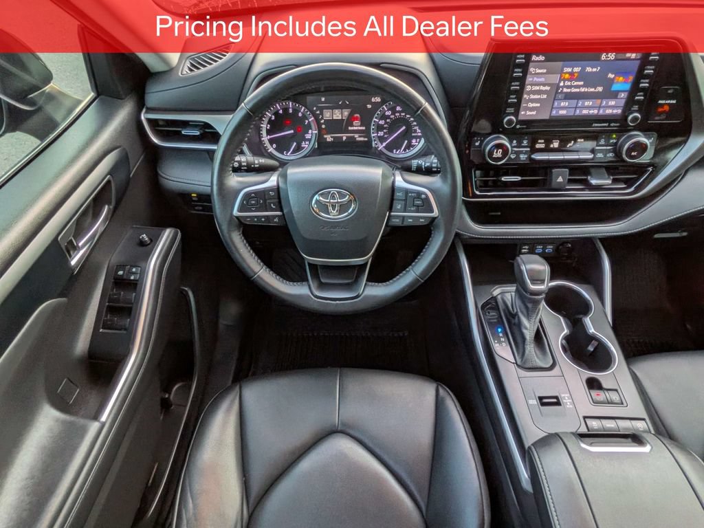 Used 2022 Toyota Highlander XLE FWD image 18