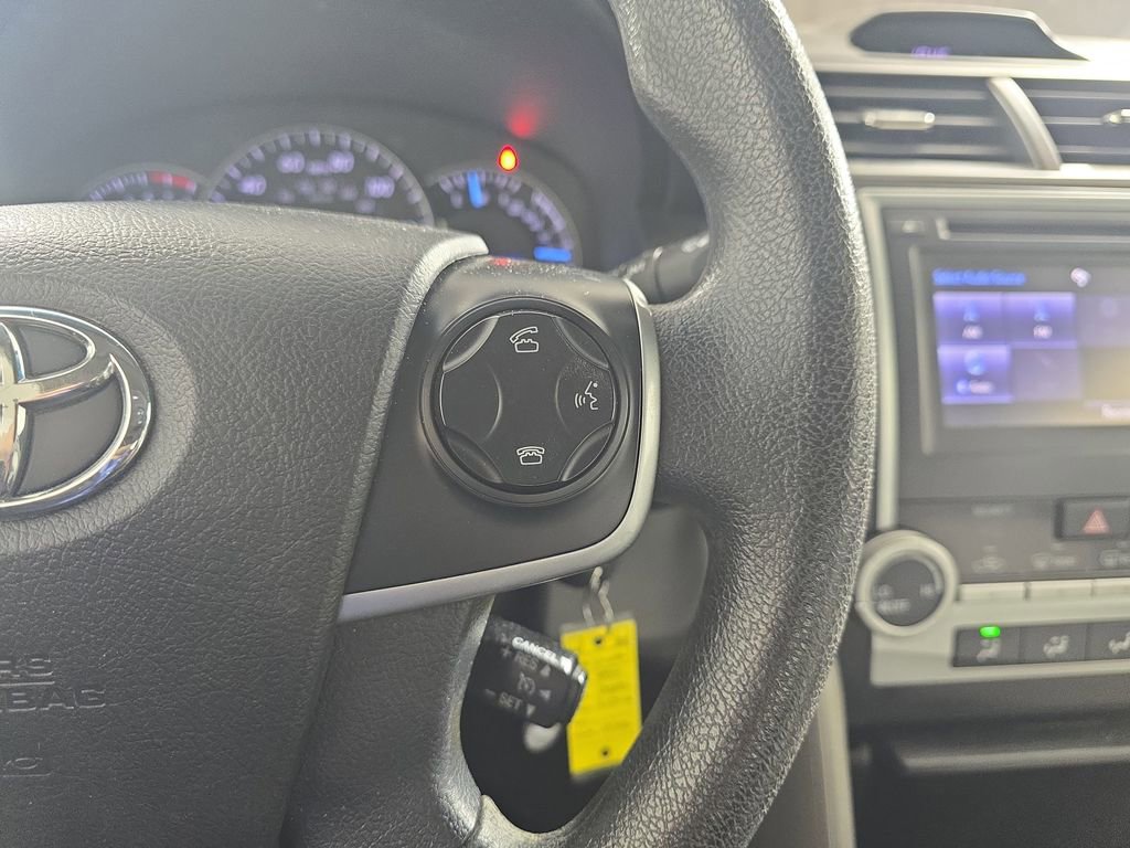 Used 2014 Toyota Camry LE image 20