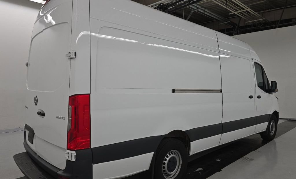 Used 2023 Mercedes-Benz Sprinter 2500 image 7