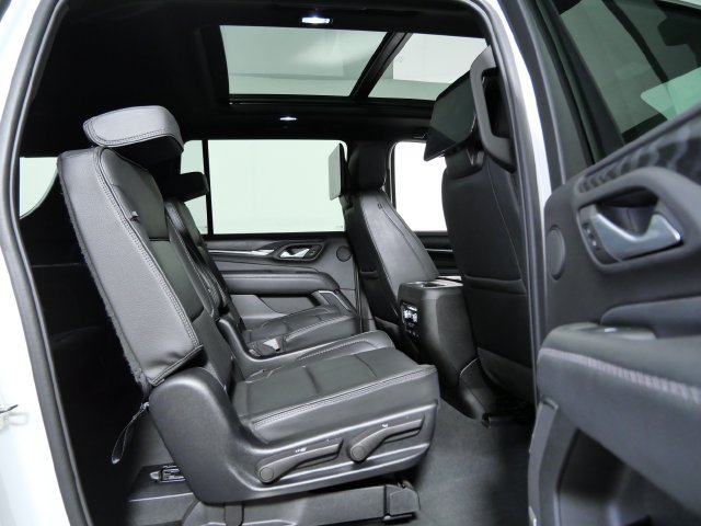 Used 2023 GMC Yukon XL Denali AWD/4WD image 11