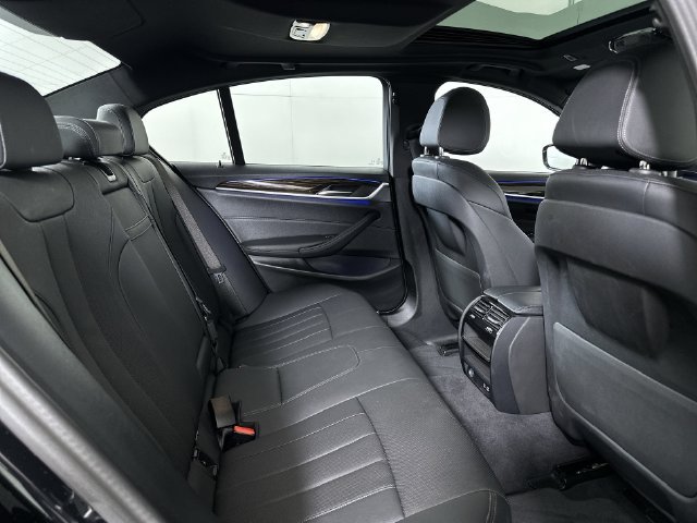 Used 2023 BMW 530i w/ Convenience Package RWD image 28