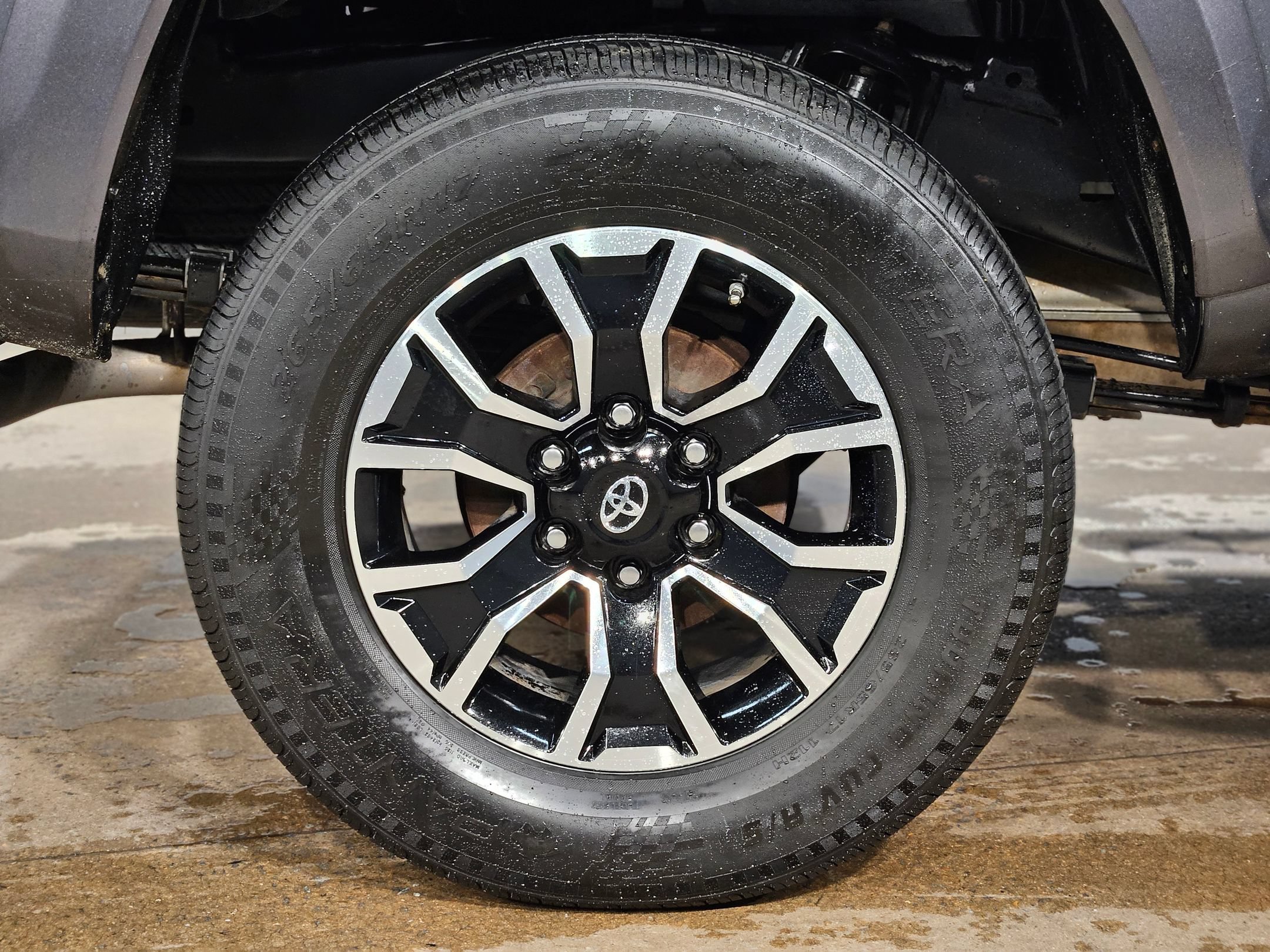Used 2020 Toyota Tacoma TRD Sport w/ Technology Package AWD/4WD image 17