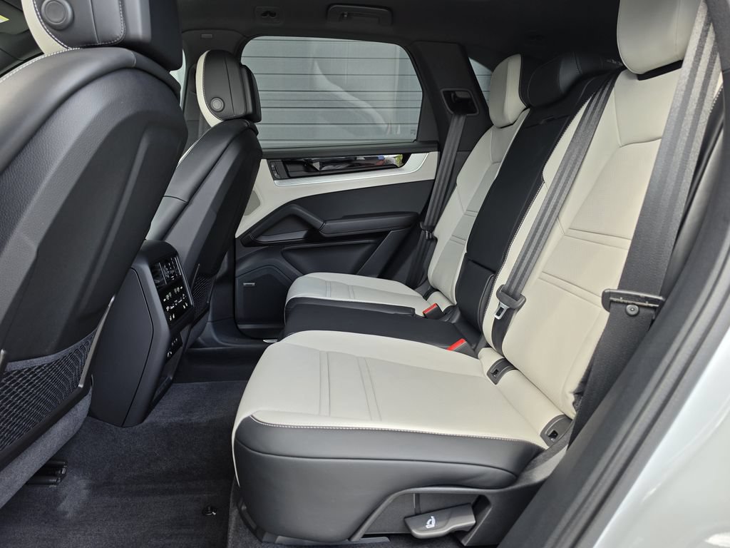New 2026 Porsche Cayenne S AWD/4WD image 19