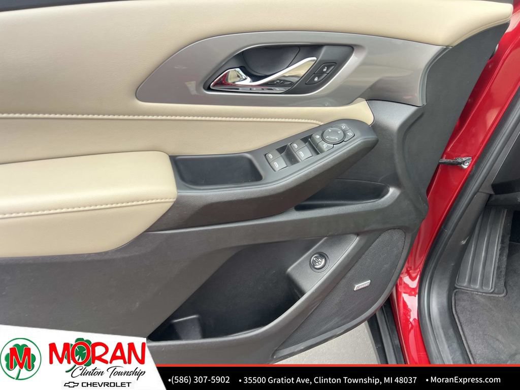 Certified 2022 Chevrolet Traverse LT w/ LT Premium Package FWD image 16
