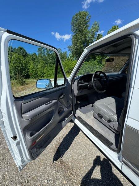 Used 1995 Ford Bronco XLT AWD/4WD image 8