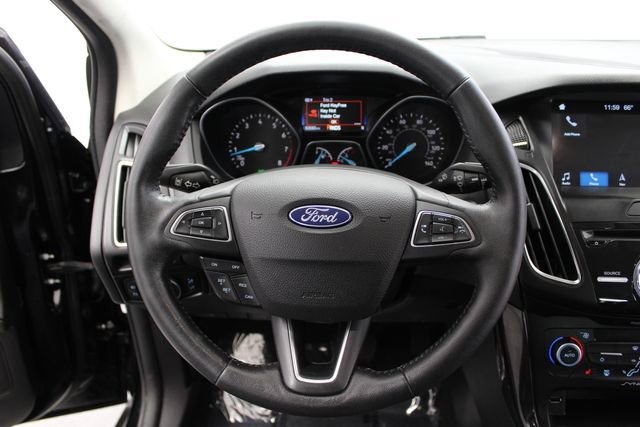 Used 2018 Ford Focus Titanium w/ Titanium Technology Package FWD image 17