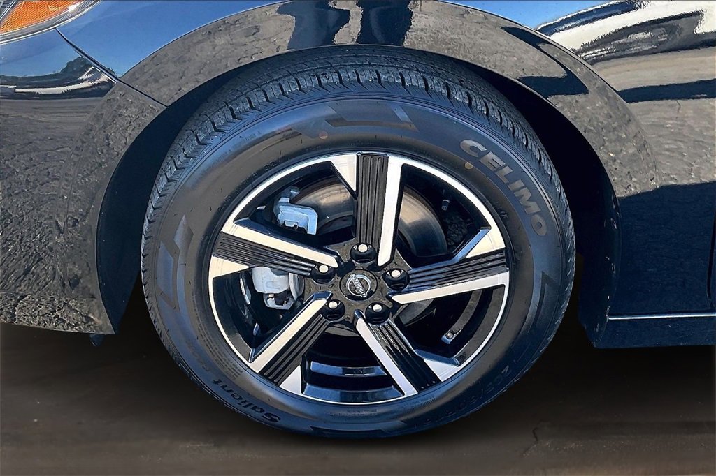 Used 2024 Nissan Sentra SV image 34