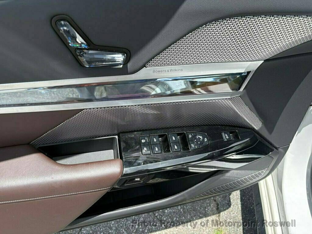 Used 2024 BMW i7 M70 w/ Premium Package AWD/4WD image 11