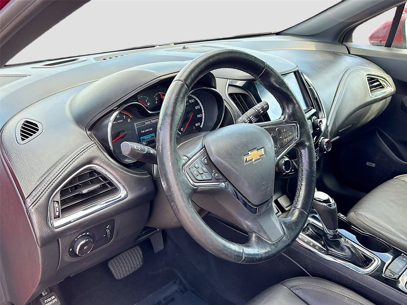 Used 2017 Chevrolet Cruze Premier FWD image 9