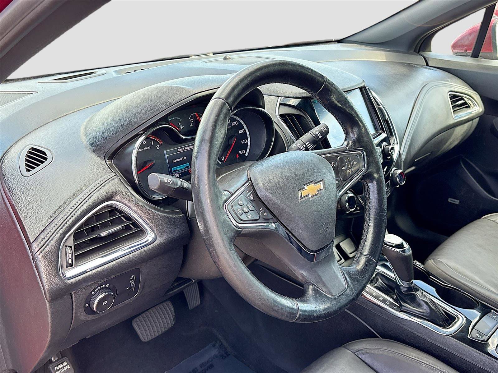 Used 2017 Chevrolet Cruze Premier image 9