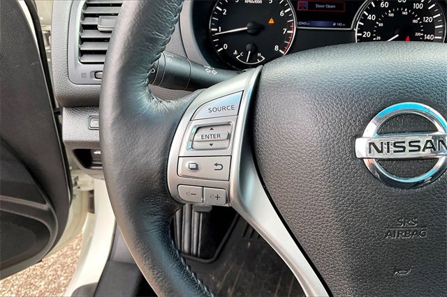 Used 2016 Nissan Altima 2.5 SL w/ Moonroof Package image 16