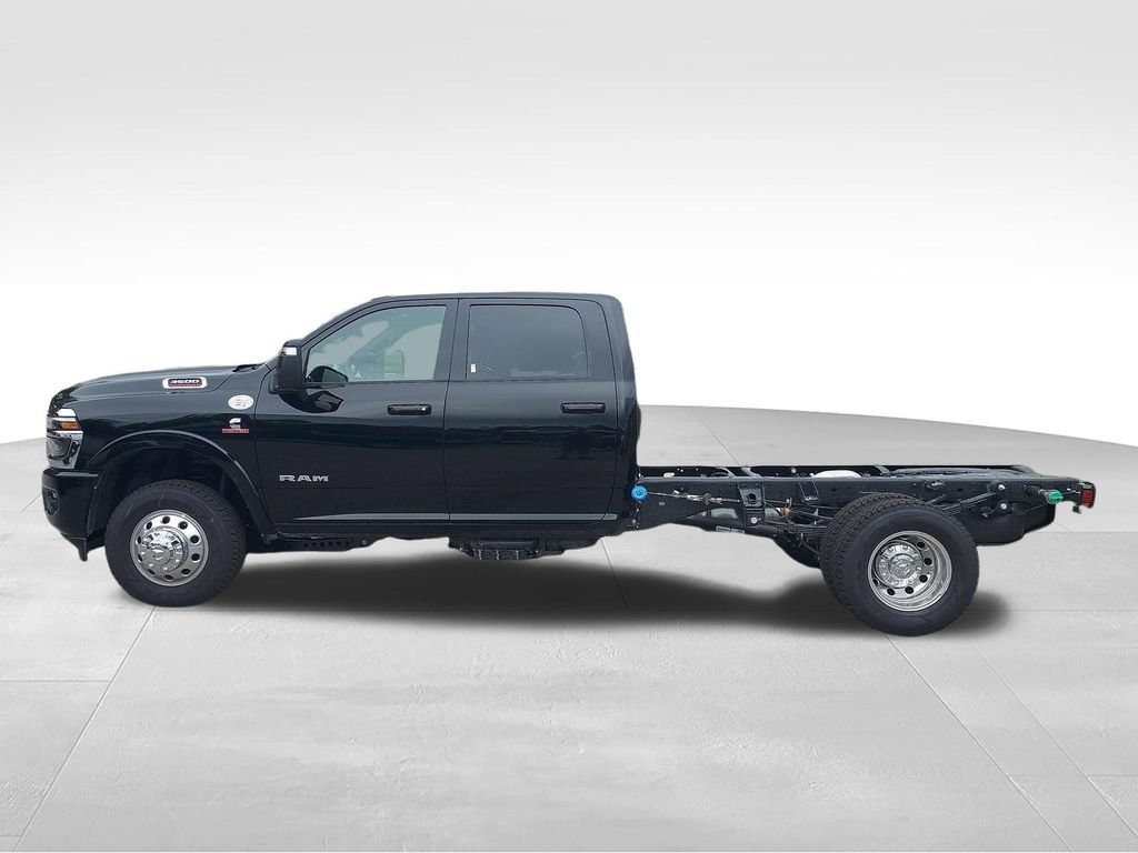 New 2027 RAM 3500 Big Horn w/ Laramie Trim Package AWD/4WD image 2