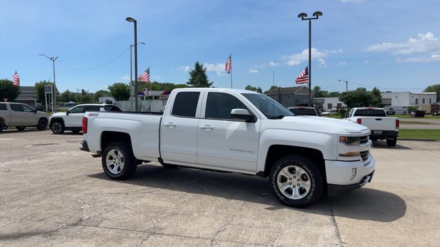 Used 2017 Chevrolet Silverado 1500 LT w/ All Star Edition AWD/4WD image 2