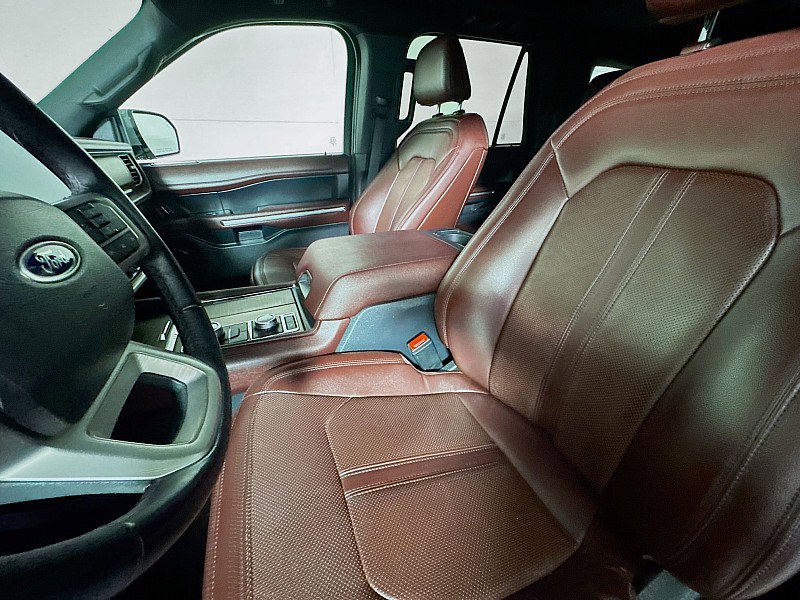 Used 2023 Ford Expedition Limited image 11