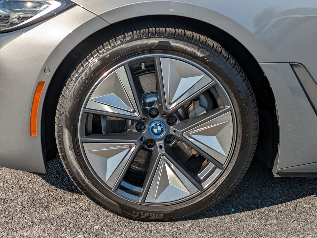 Used 2023 BMW i4 eDrive40 image 12