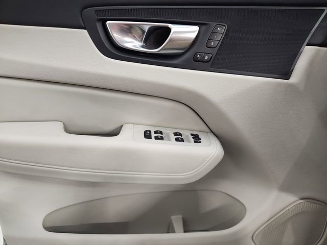 Used 2025 Volvo XC60 T8 Plus w/ Protection Package Premier image 23