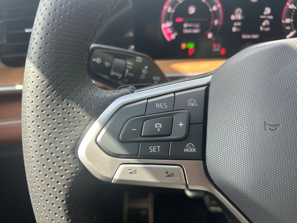 New 2026 Volkswagen Tiguan SEL R-Line AWD/4WD image 20