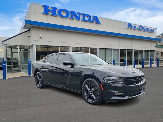 Used 2020 Dodge Charger SXT w/ Blacktop Package AWD/4WD image 3