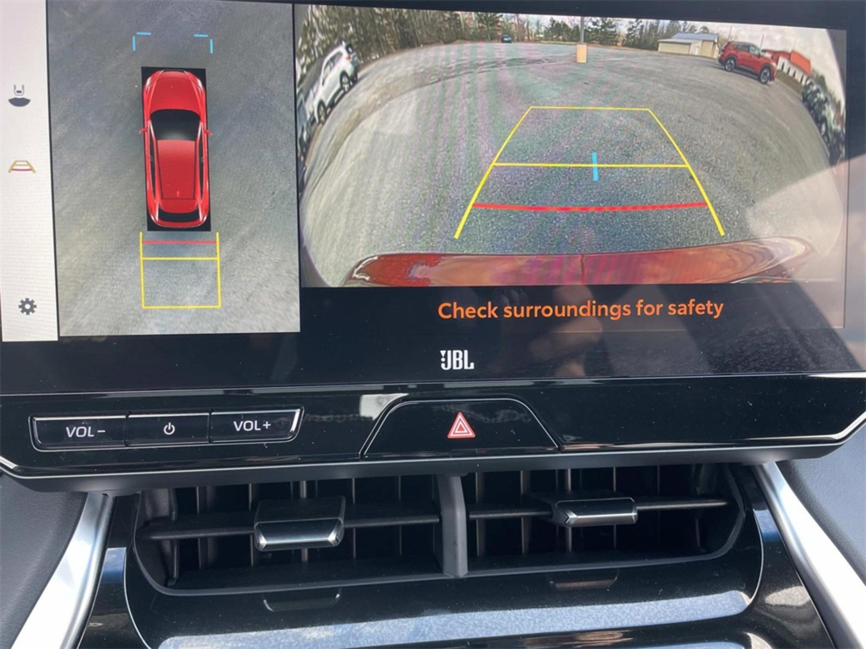 Used 2024 Toyota Venza Limited image 32