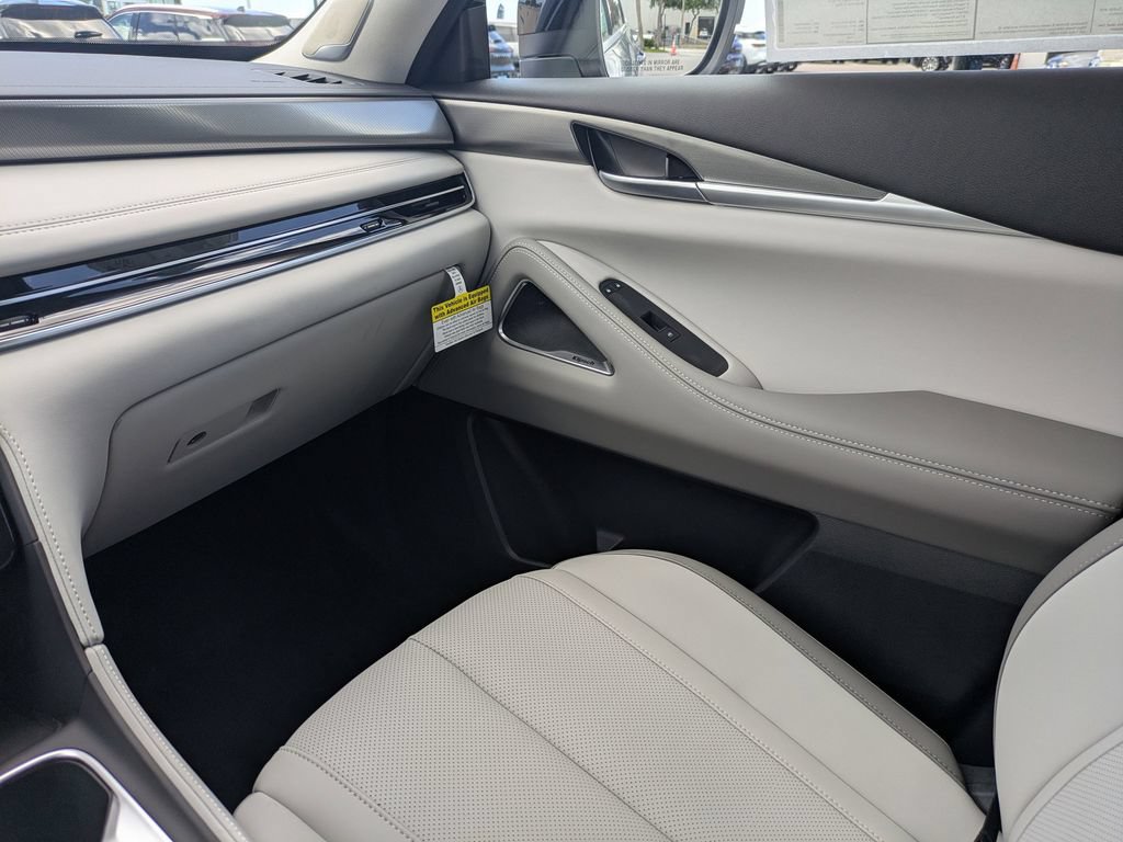 New 2027 INFINITI QX60 Luxe w/ Family Package FWD image 19