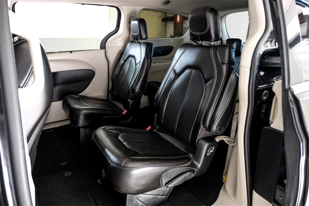 Used 2020 Chrysler Voyager Lxi image 39
