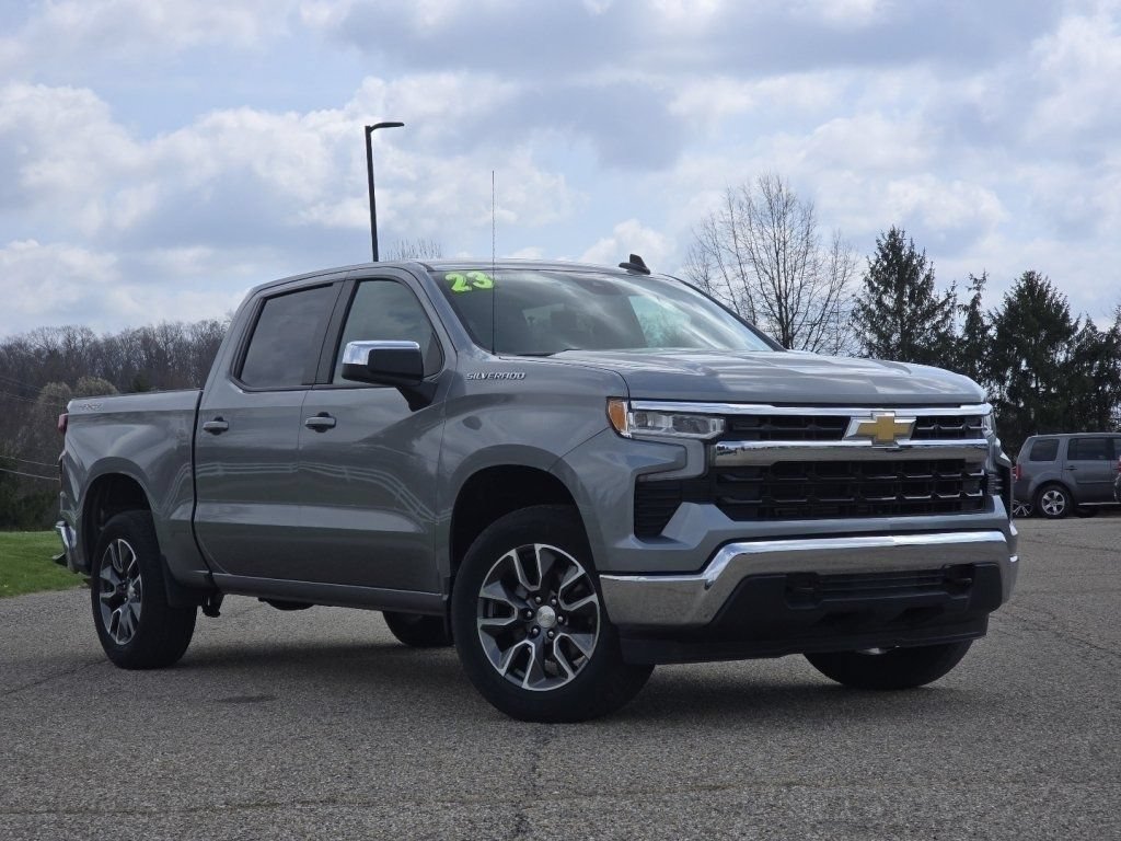 Used 2023 Chevrolet Silverado 1500 LT AWD/4WD image 2