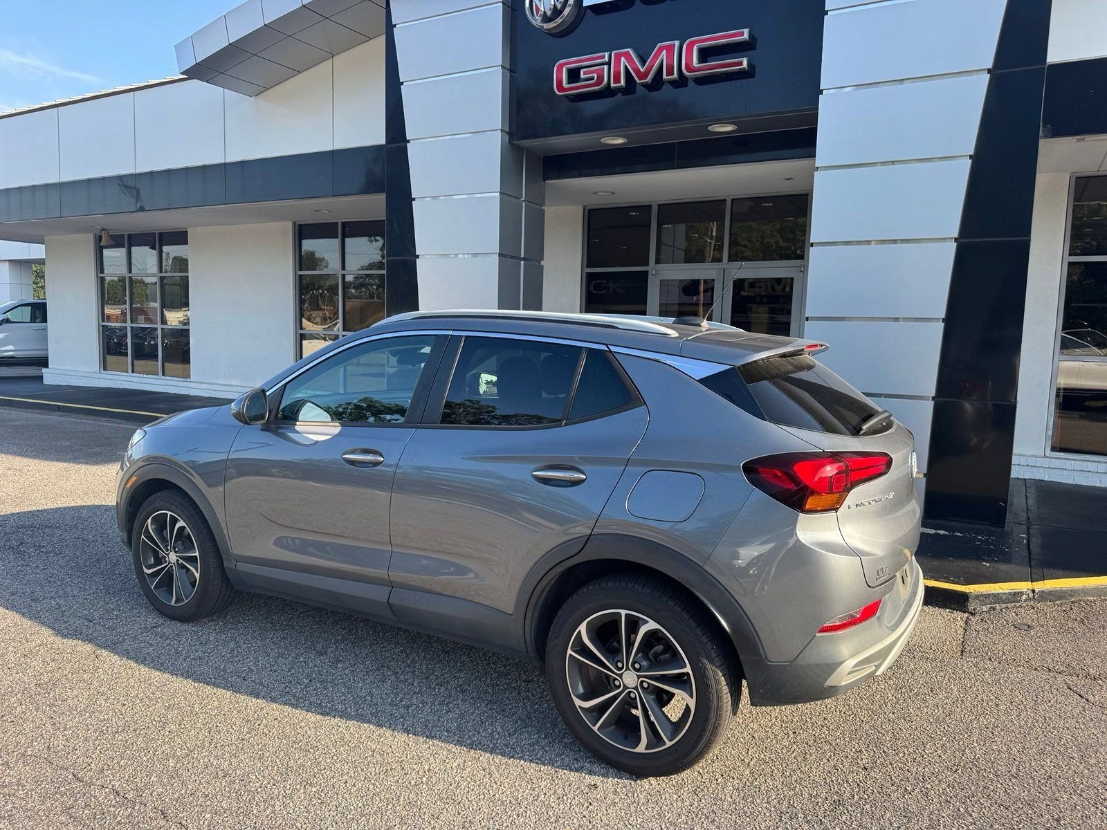 Certified 2020 Buick Encore GX Select FWD image 4