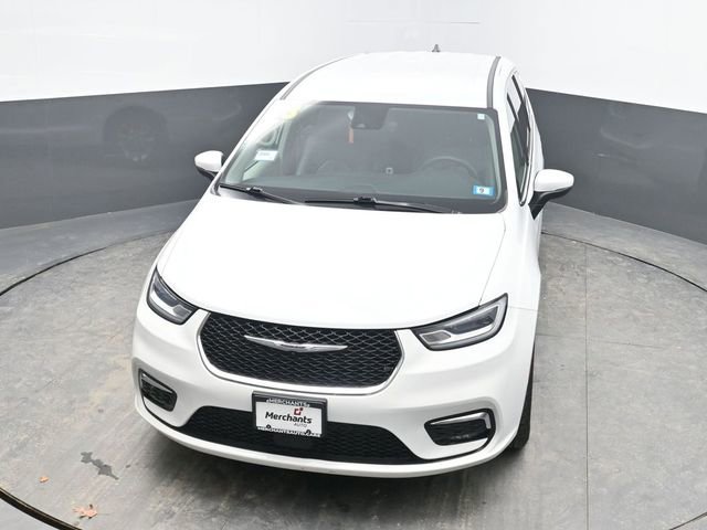 Used 2023 Chrysler Pacifica Touring-L image 20